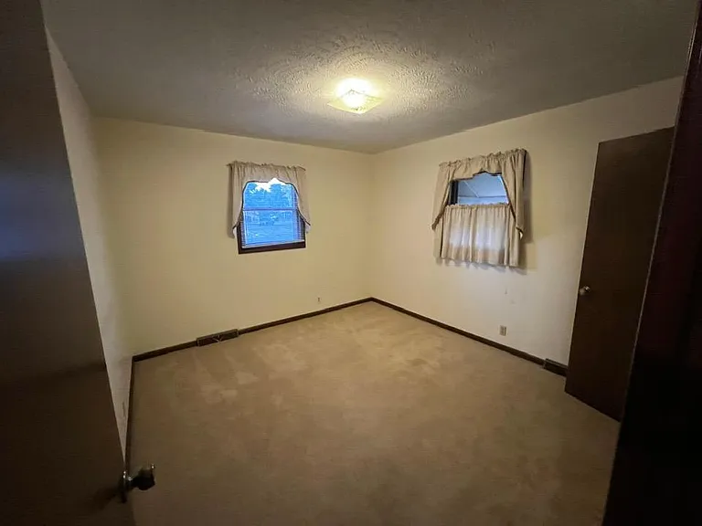 2410 Brookwood Ln — Photo 5