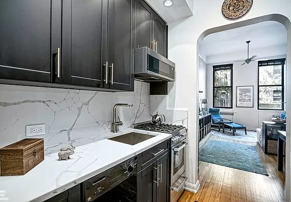 4th image of 104 E 37th St APT 2C