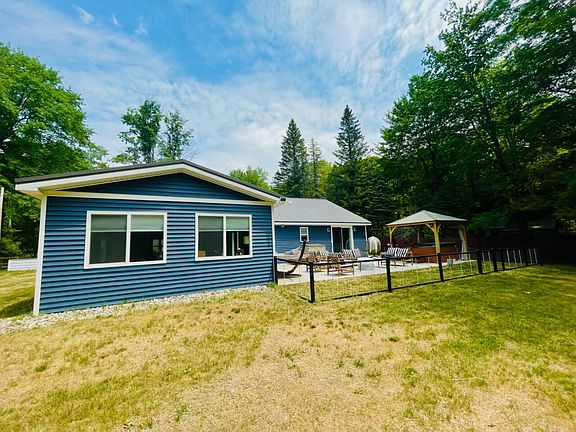 5th image of 317 E Sauble Dr