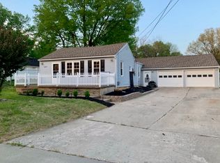6037 N Drury Ave, Gladstone, MO 64119