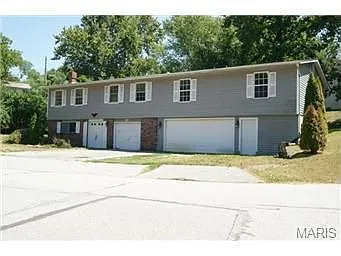 61 Guylyn Pl photo 1