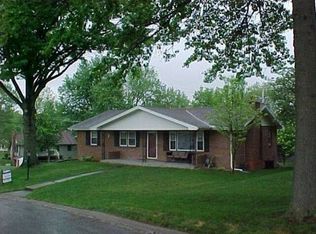 3520 Nickell Dr, Saint Joseph, MO 64506
