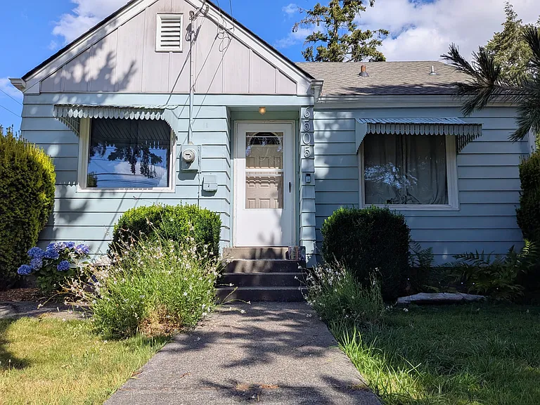 6505 E E St — Photo 2