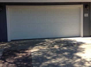 904 Oakmont Dr, Redding, CA 96003