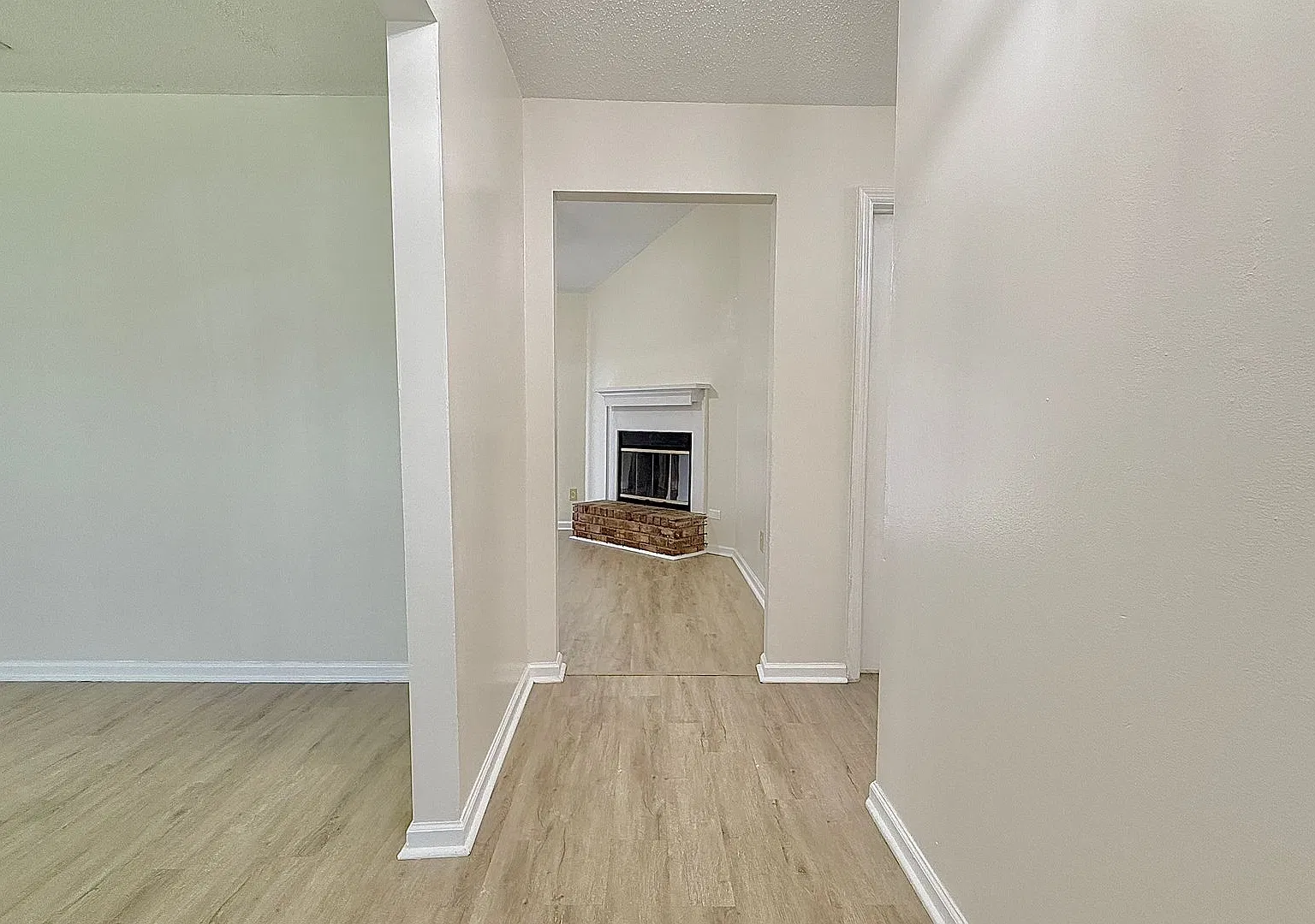 Move-In Ready! (Pet Friendly) — Photo 2