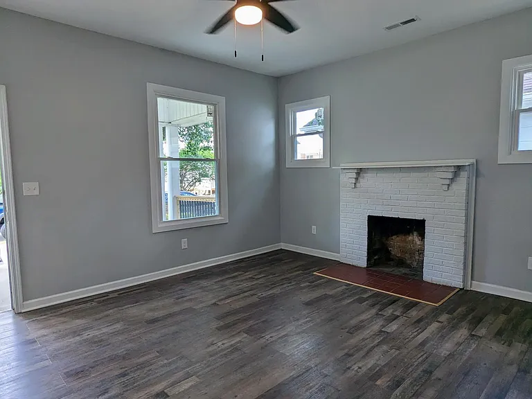 1004 S Beech St — Photo 3