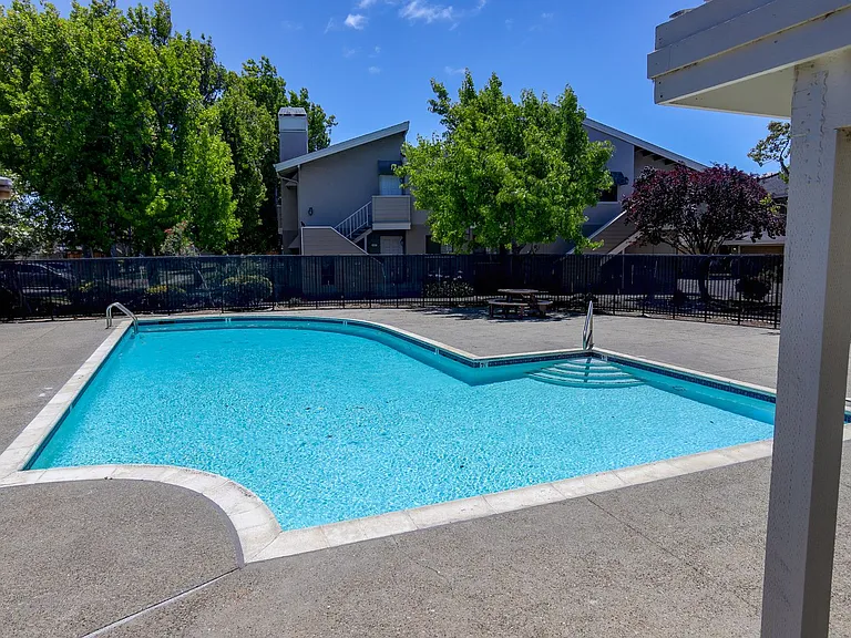 223 Bonita Ln — Photo 37