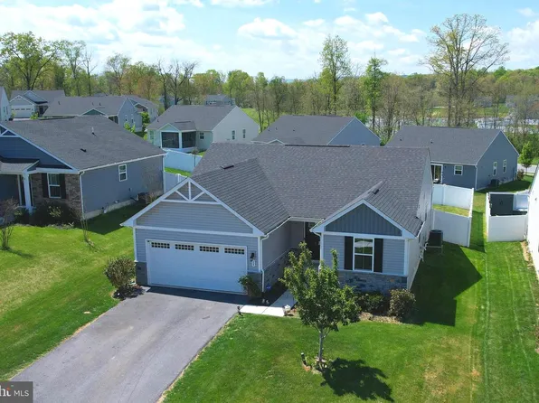 28 Boothbay Dr, Martinsburg, WV 25403
