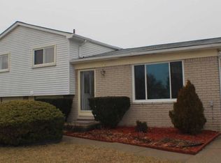 39927 Fraser Dr, Sterling Heights, MI 48310