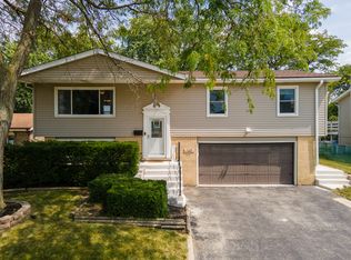 125 S Richard Ct, Addison, IL 60101