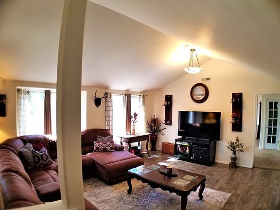 3rd image of 351 Candis Dr