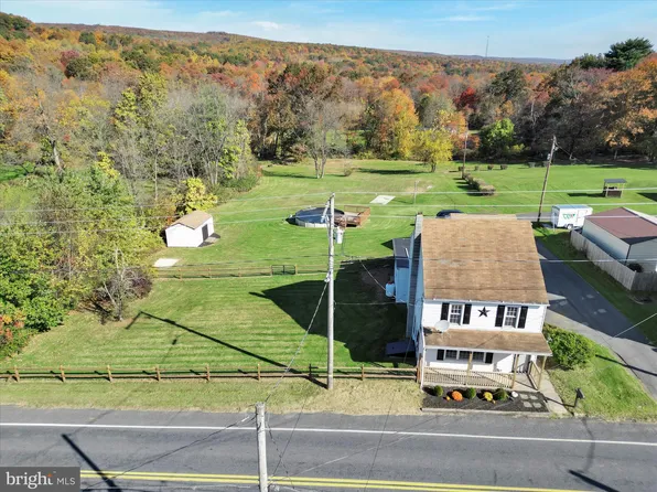 74 W Pine St, Tremont, PA 17981