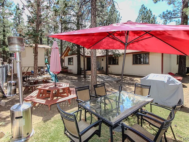1064 Pine Ln — Photo 32