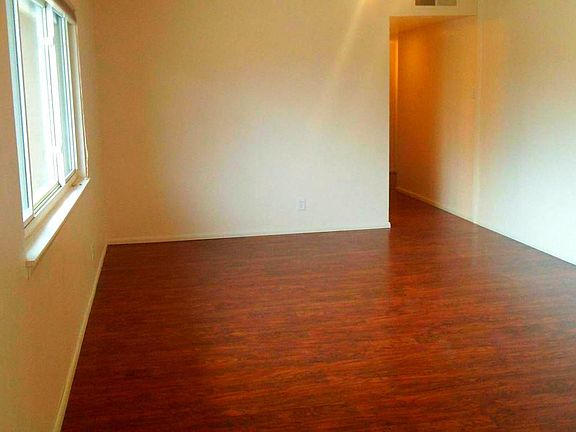 2nd image of 5829 Plaza Paseo St NW