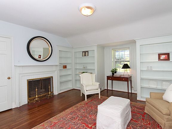4th image of 4733 Woodway Ln NW
