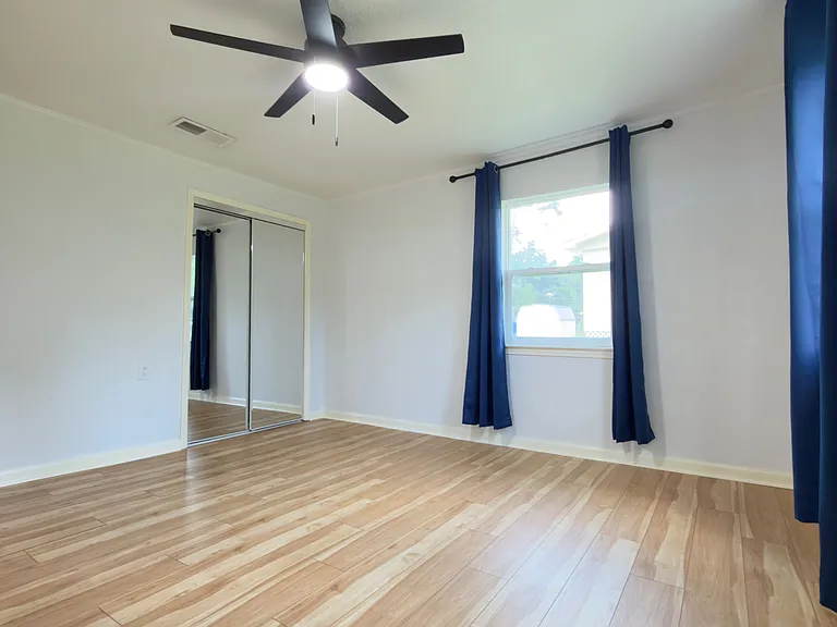 501 Mills Ave — Photo 21