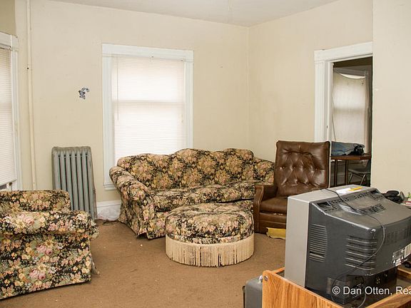 5th image of 817 Livingston Ave NE