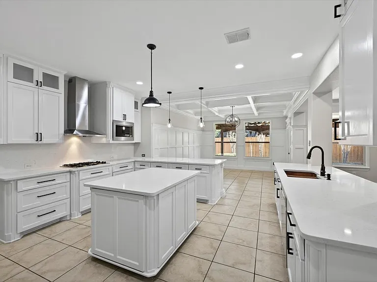 14668 Blakehill Dr — Photo 38