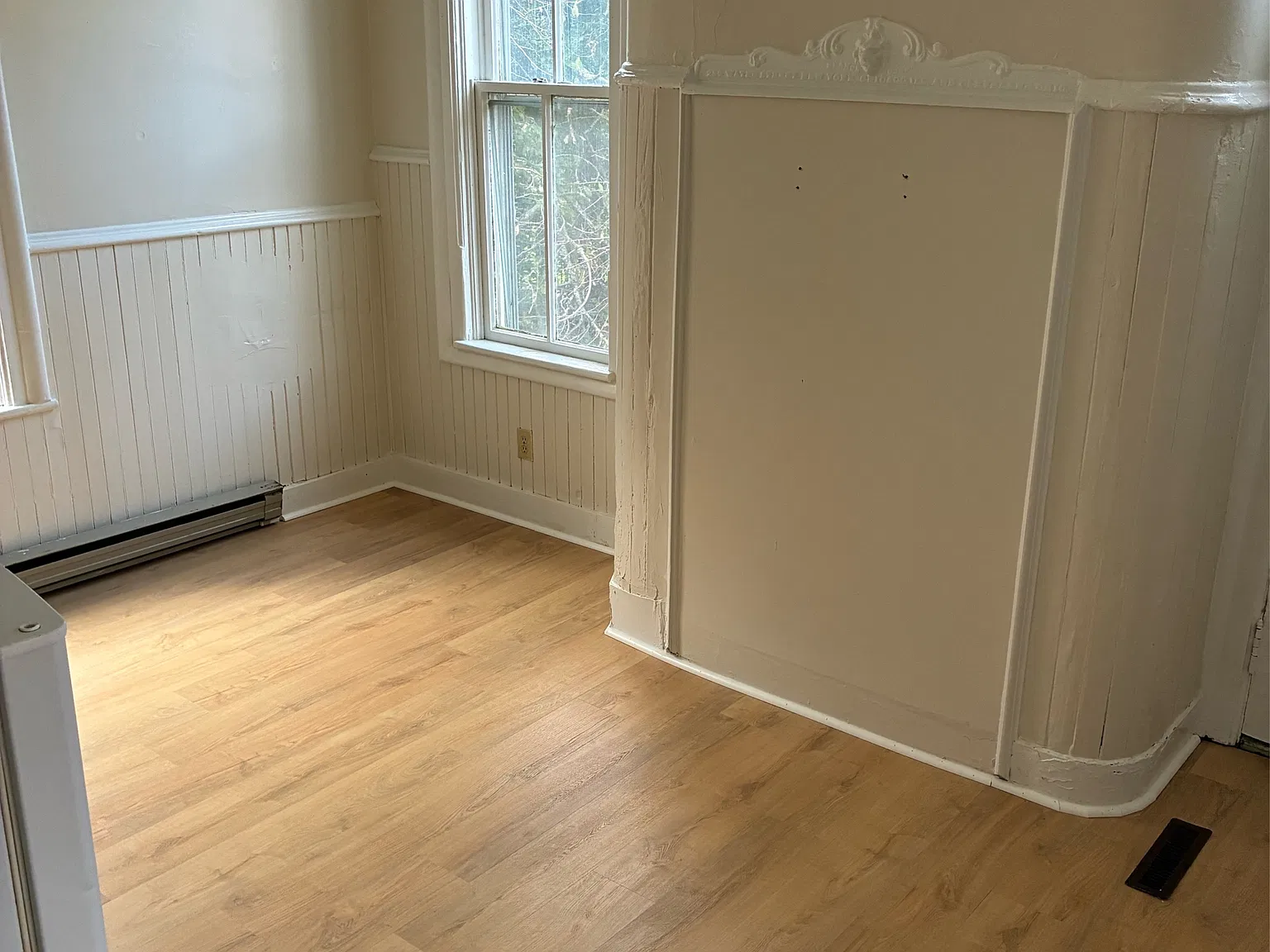 546 W 8th St — Photo 3