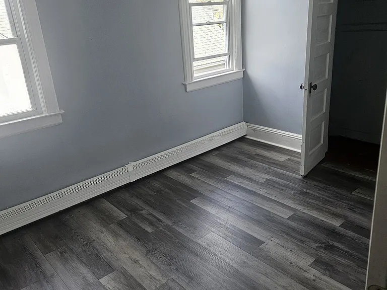 66-68 Edgewood St #3 — Photo 2