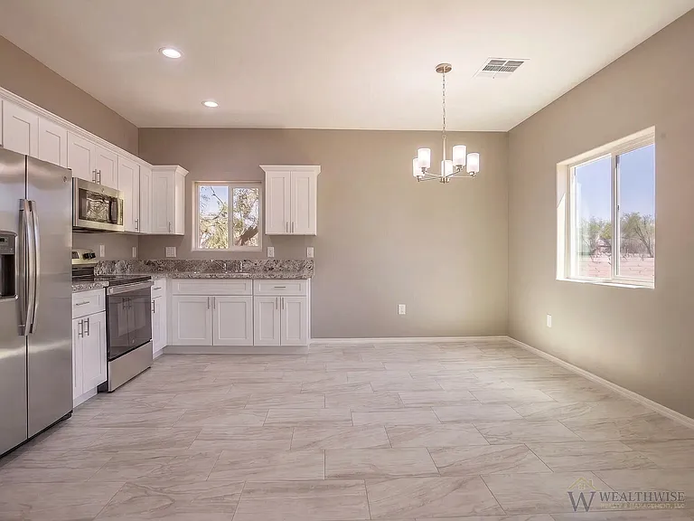 1349 W Hualpai Rd #1 — Photo 4