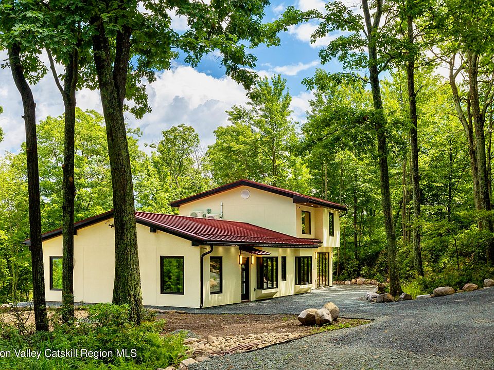 1st image of 130 Decker Drive