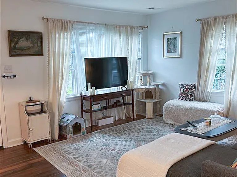 2415 Linden Ave — Photo 5