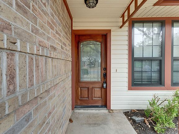 3rd image of 1706 Pheasant Roost
