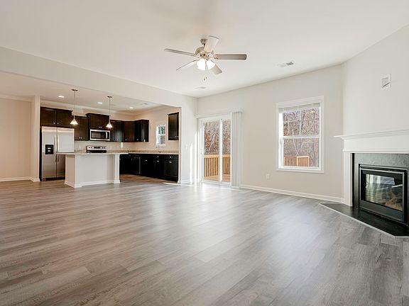 5th image of 247 Honey Hill Way