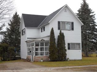 6452 E Edgar St, Pellston, MI 49769