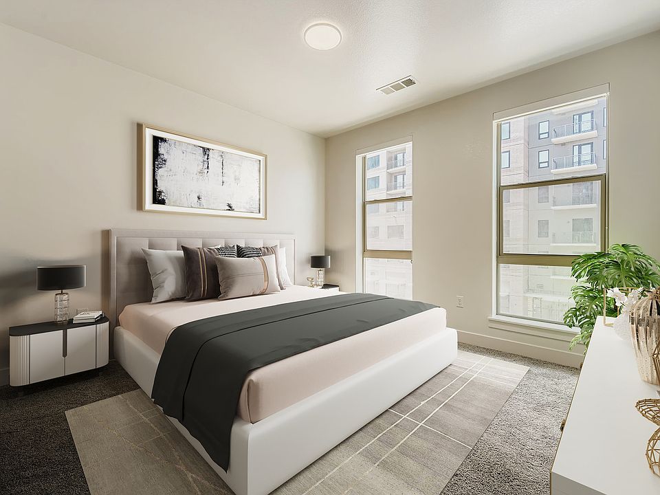 Plan B3: spacious bedroom with large windows