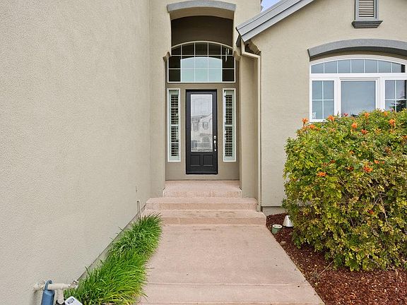4th image of 605 Price Dr