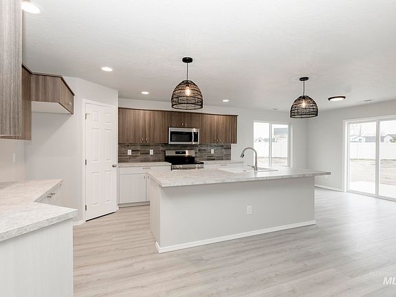 4th image of 5212 Moonstone St