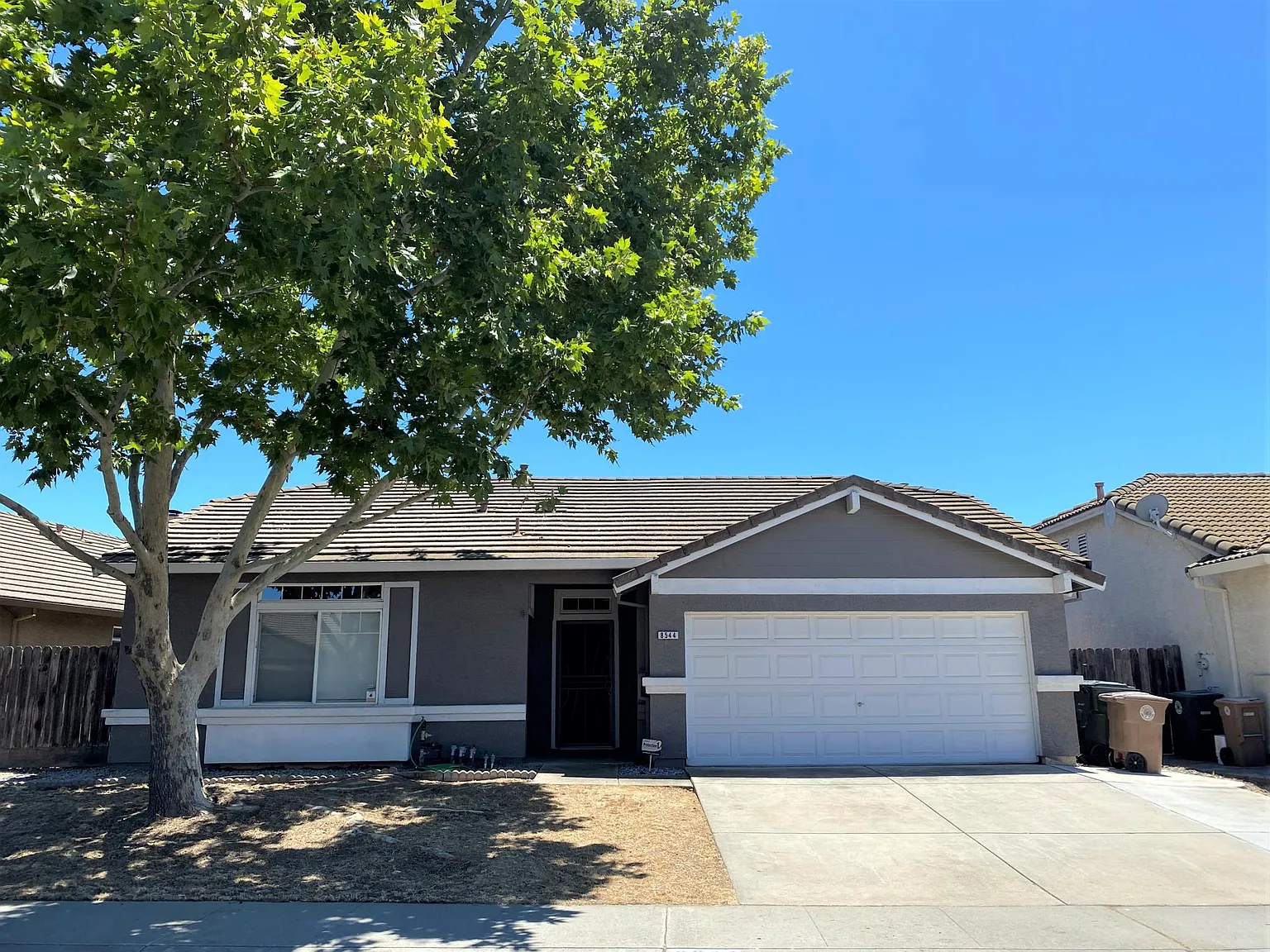 8544 Zinnia Way photo 1