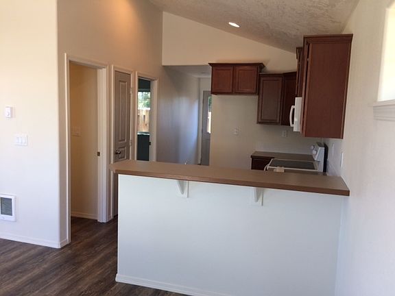 4th image of 1272-1274 SW 15th St #1B-1BA-660SQFT