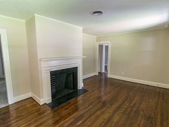 4th image of 134 Cambridge Cir