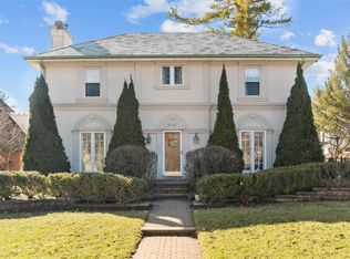 640 Park Dr, Kenilworth, IL
