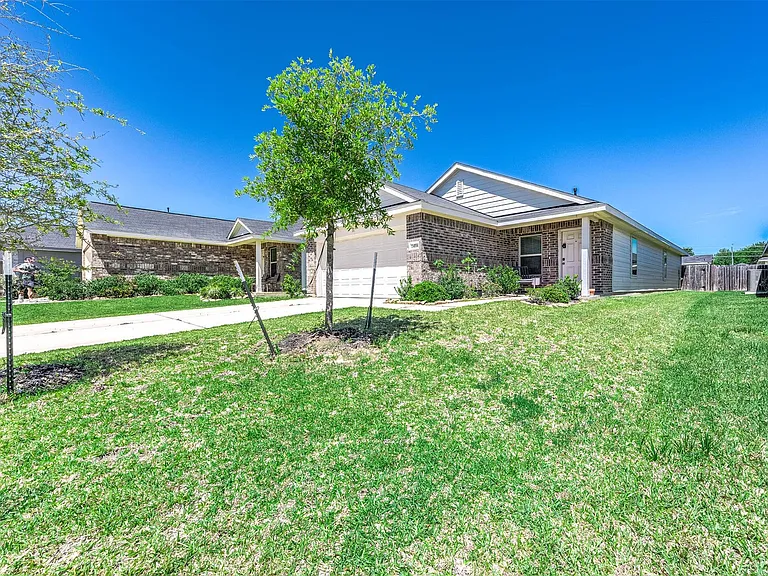 24114 Wandering Brook Dr — Photo 2
