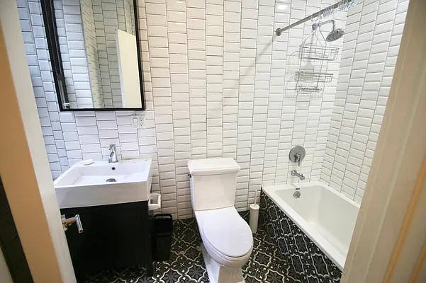 Rented by Delmark Realty LLC | media 26