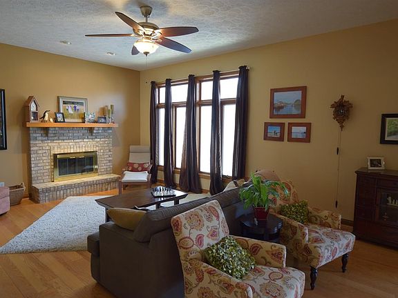 2nd image of 2233 E Autumn Dr