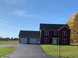 44 Royale Dr, Sidney, ME 04330