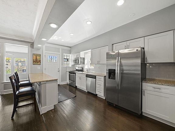 2nd image of 652 E 51st St APT 3C