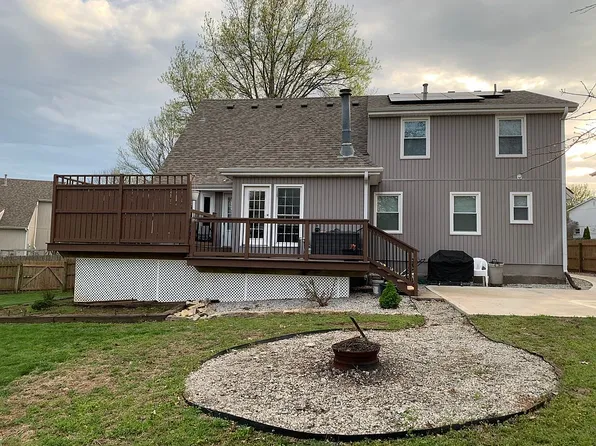 2404 NE Mill Crk, Blue Springs, MO 64014