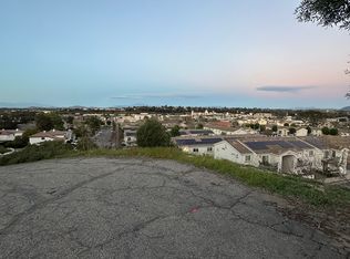 28450 6th St #2, Temecula, CA 92590