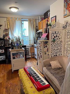 4th image of 218 1st Ave #2S