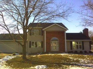 1341 Finch Ln, Green Bay, WI 54313