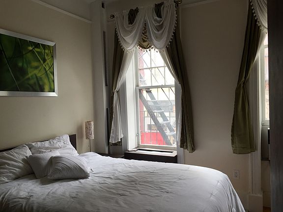 4th image of 249 E 52nd St APT 2A