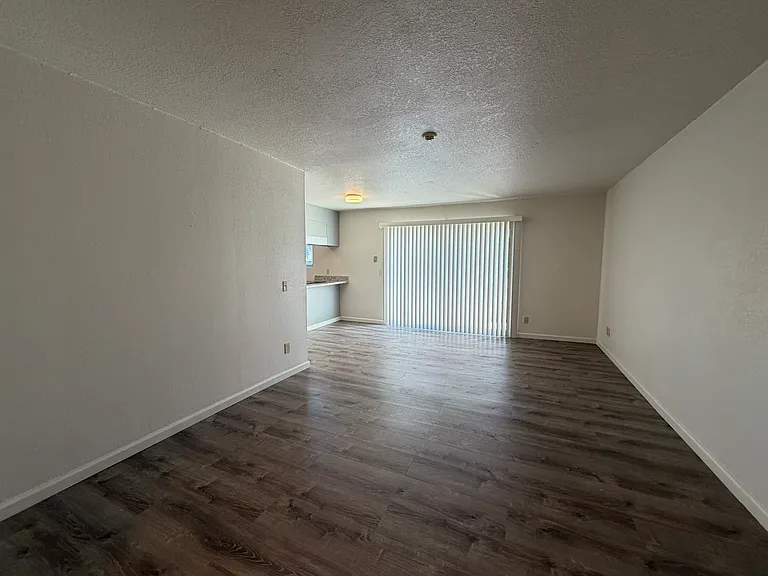 2435 Bethards Dr #3 — Photo 2