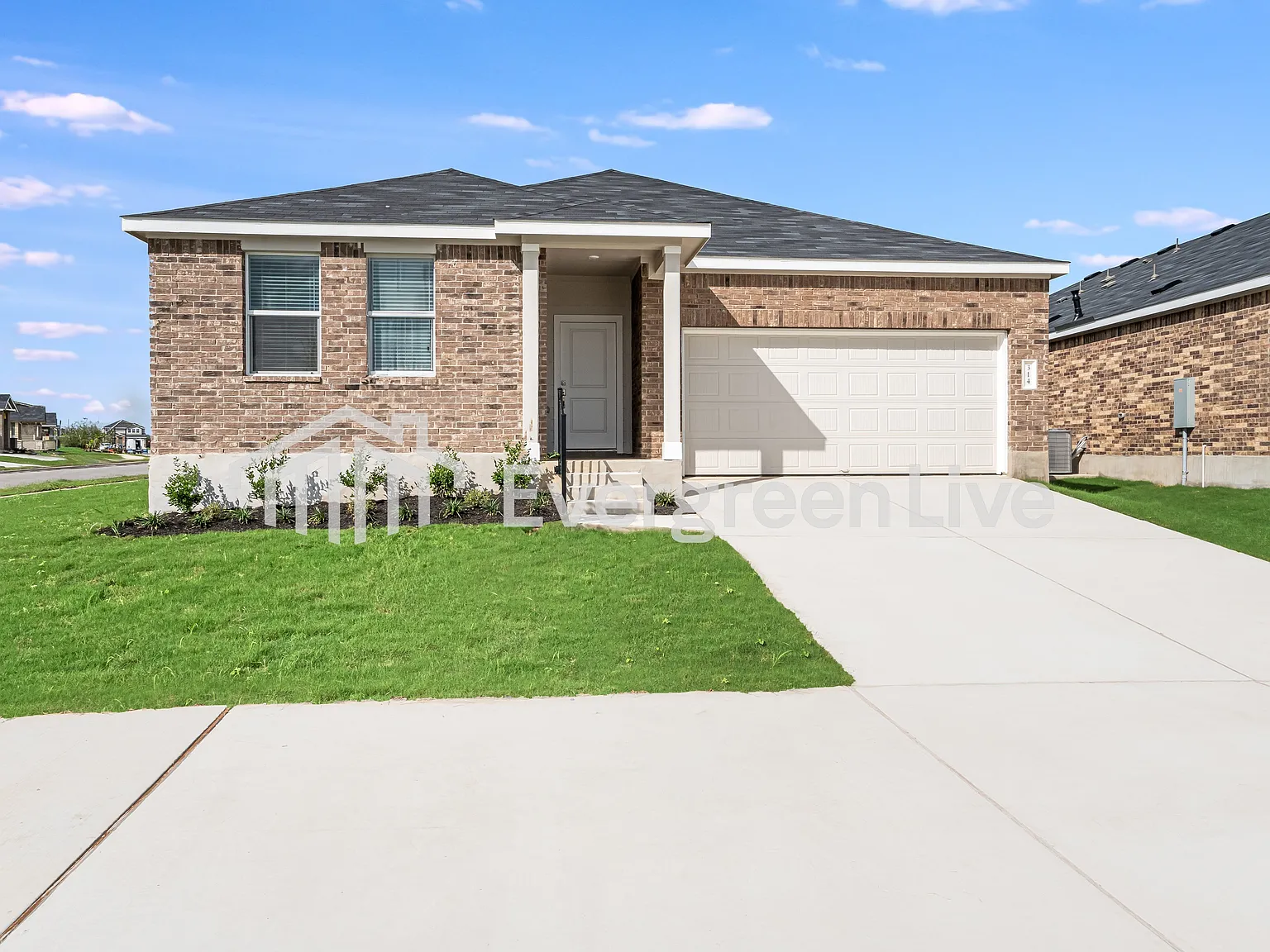 4 bed, 2.0 bath, 2000 sqft, $2,045 — Photo 1
