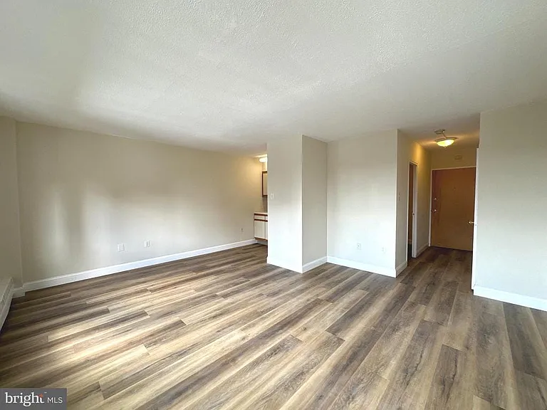 2101-17 Chestnut St #809 — Photo 6